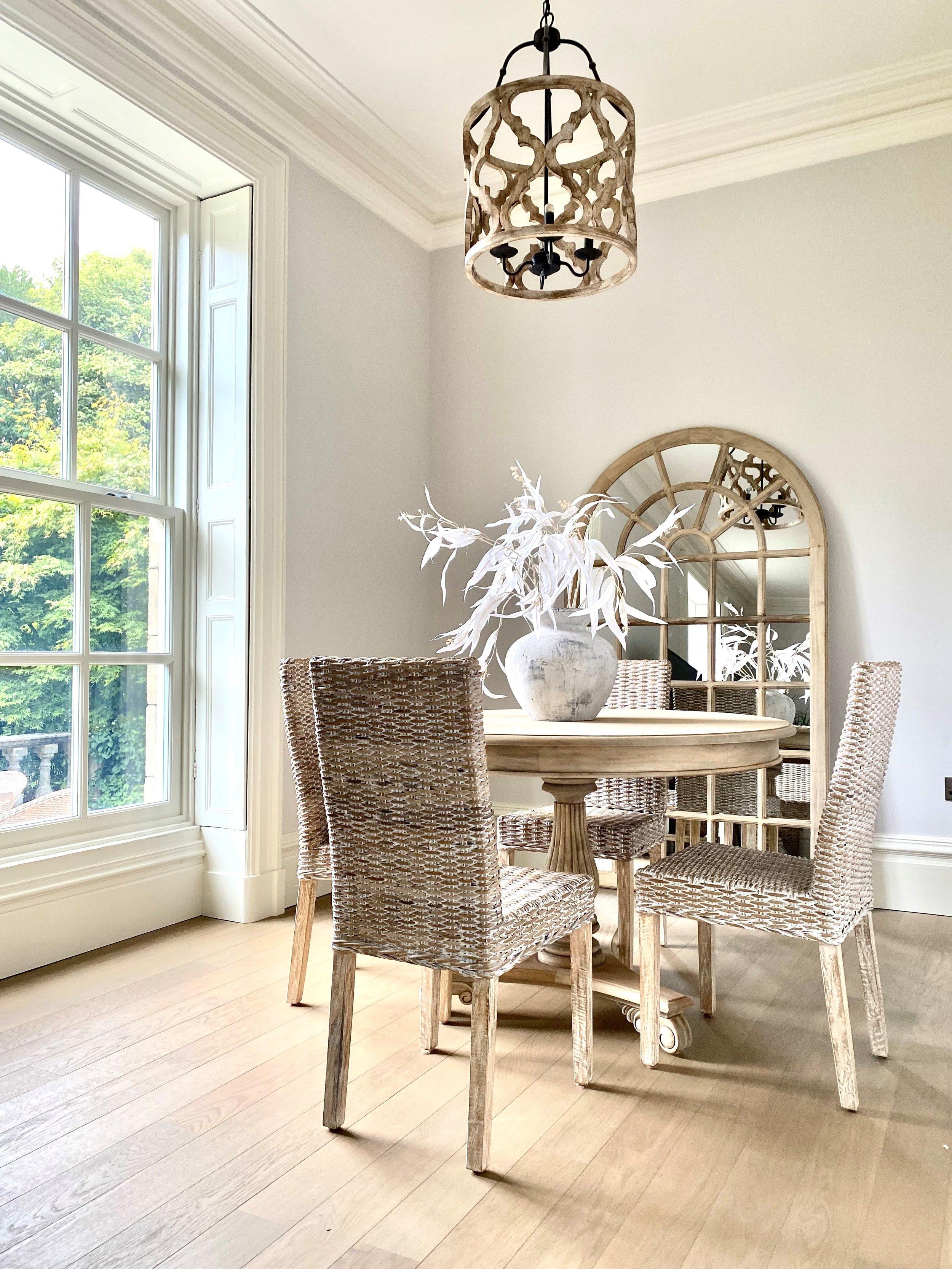 3 leg hotsell dining table